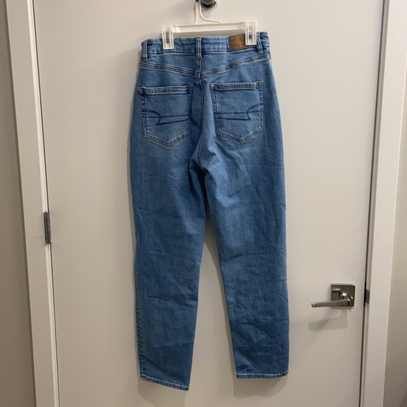 American Eagle Stretch Curvy Mom Jean Size 6 - Picture 2 of 2
